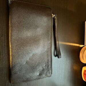 Michael kors wrist purse